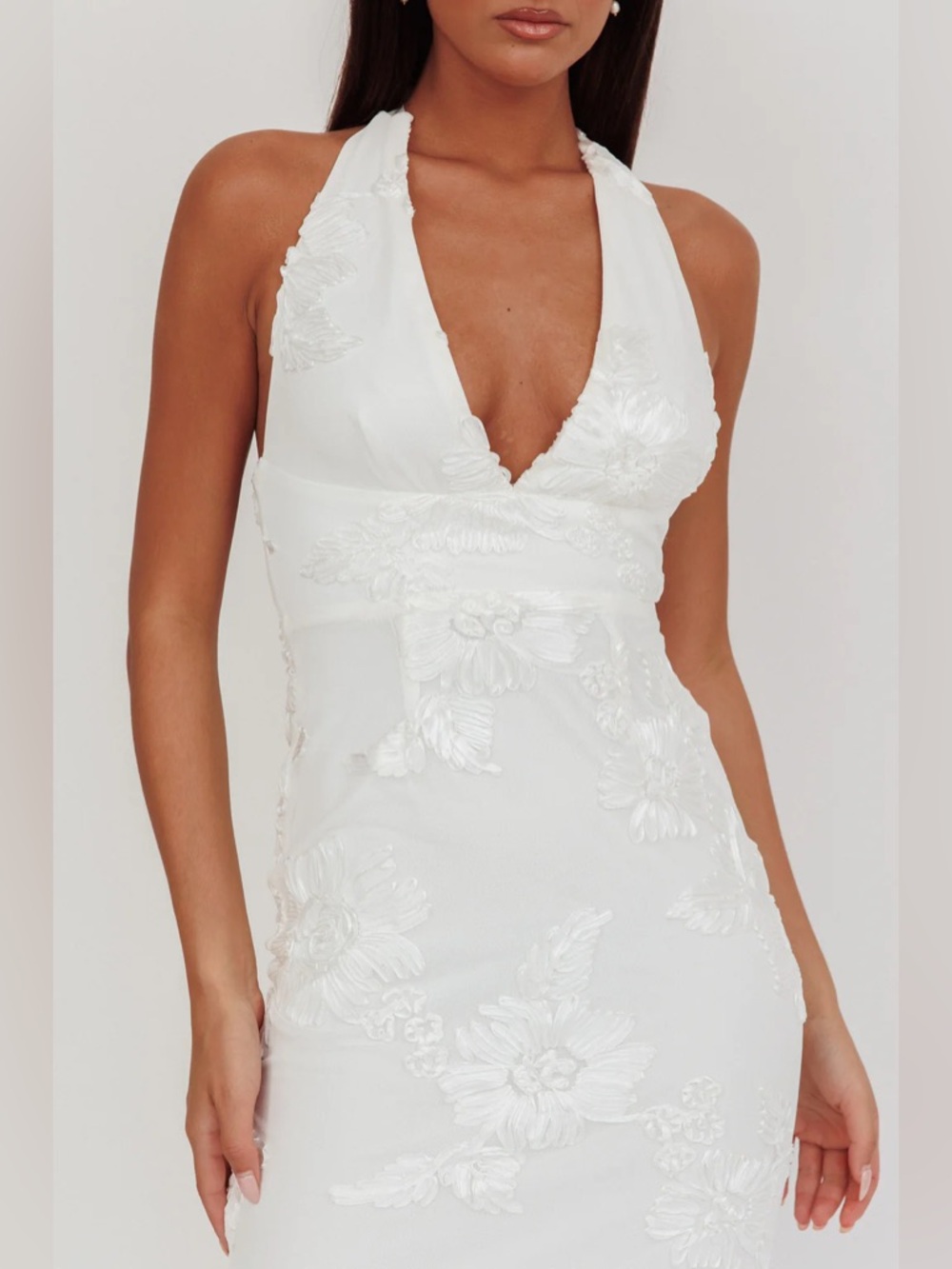 Selfie Leslie White Halter Backless Floral Appliqué Dress